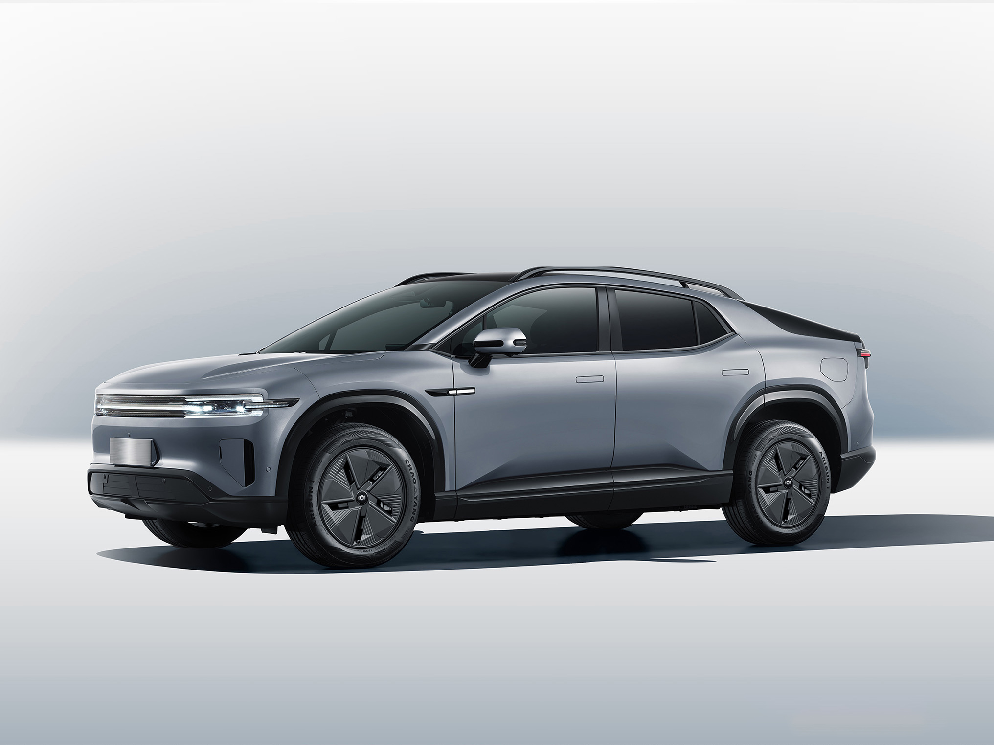 美高梅MGM启源E07车侧图